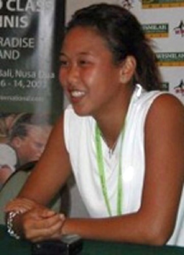 Angelique Widjaja meets the Press