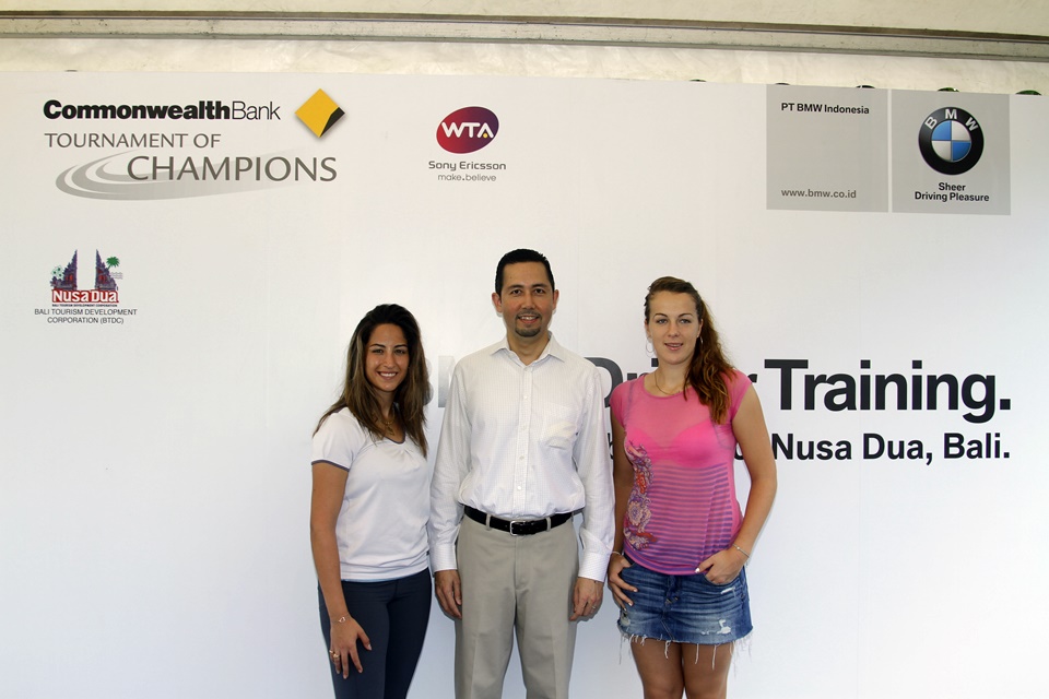 Aravane Rezai and  Anastasia Pavlyuchenkova with the BMW Rep