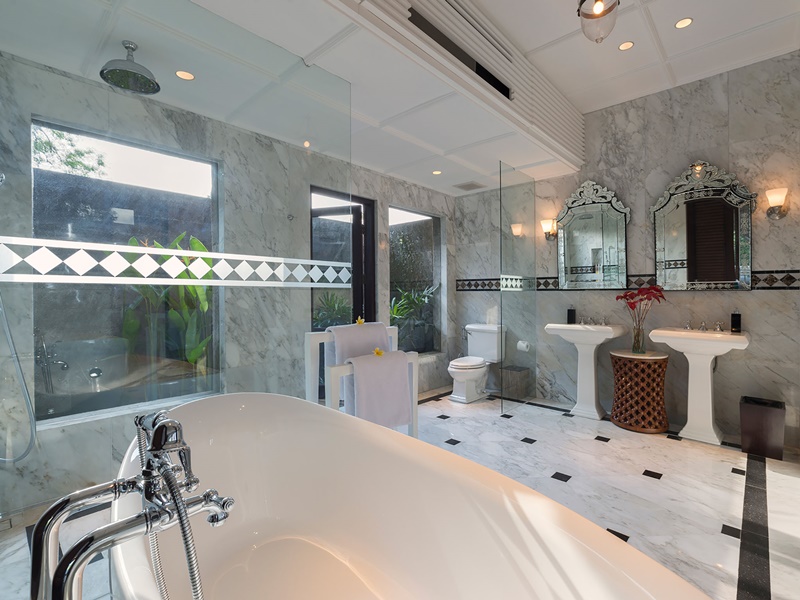 Pande Duur ensuite bathroom