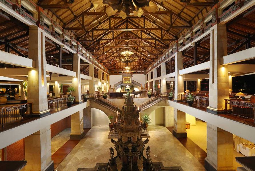 Resort&apos;s Lobby Fountain