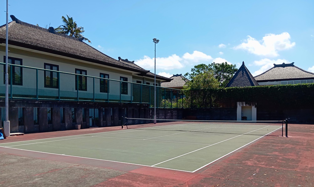 ​​Bali Tennis Magazine - ​​​Rama Beach Resort &amp; Villas Tennis Court