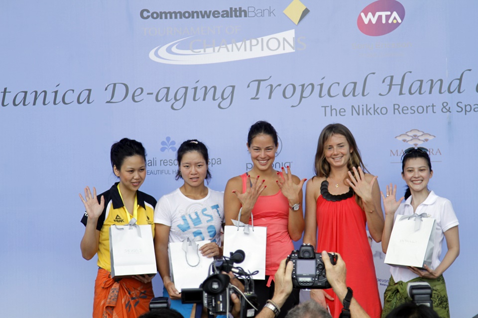 from left to right - Widjaja,,Na Li,Ivanovic,Hantuchhova,Pevonia Rep