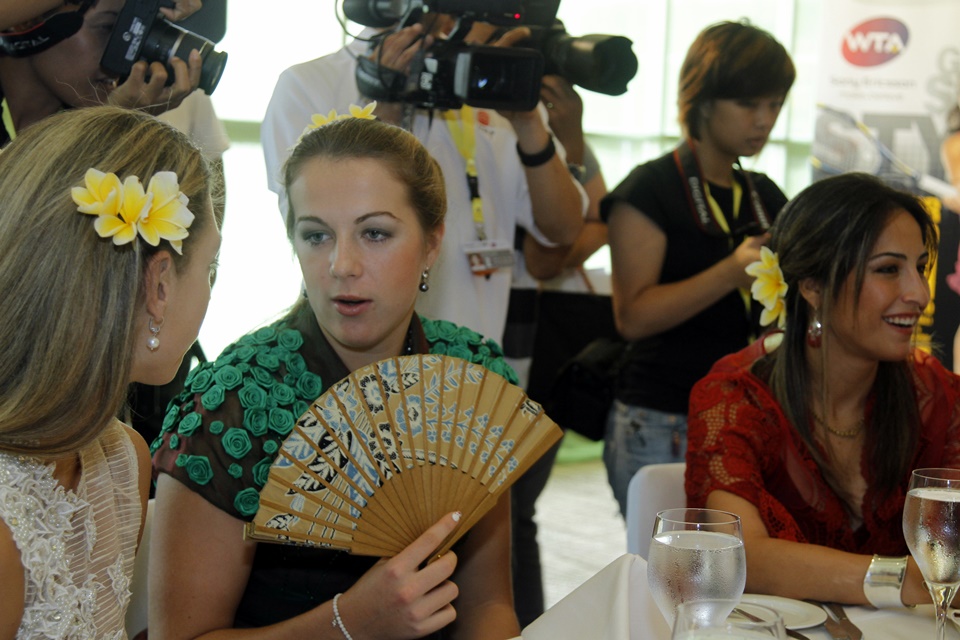 from the left - Wickmayer,Pavlyuchenkova and Rezai